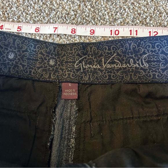 [Gloria Vanderbilt] Blue Jean Shorts with Rolled Hems - Picture 4 of 8